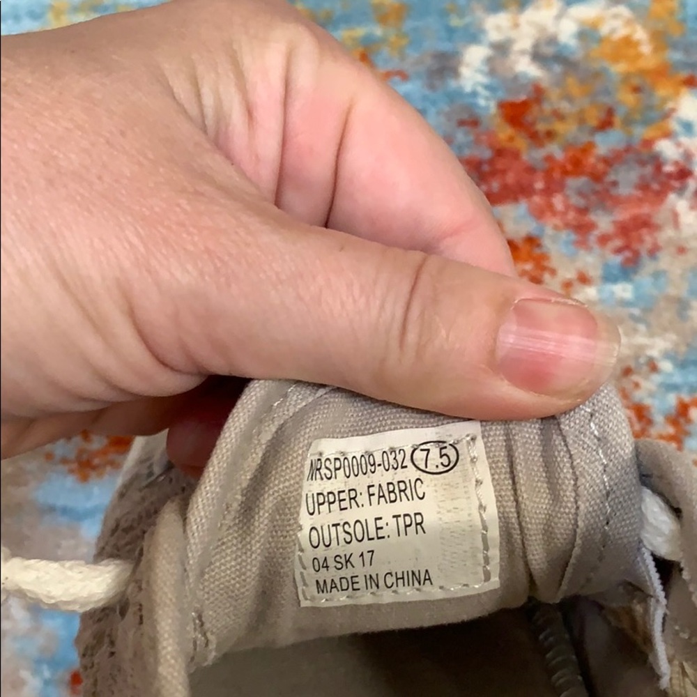Shoes - Picture 4 of 4